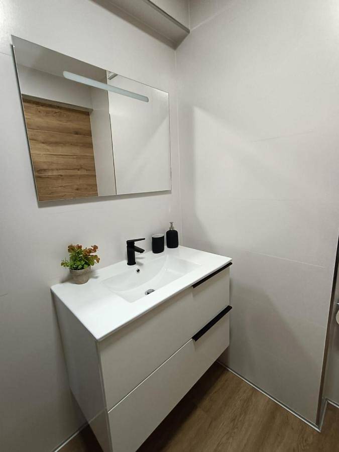 Apartamento entero, Three-Bedroom Apartment in Santander, Costa de Cantabria