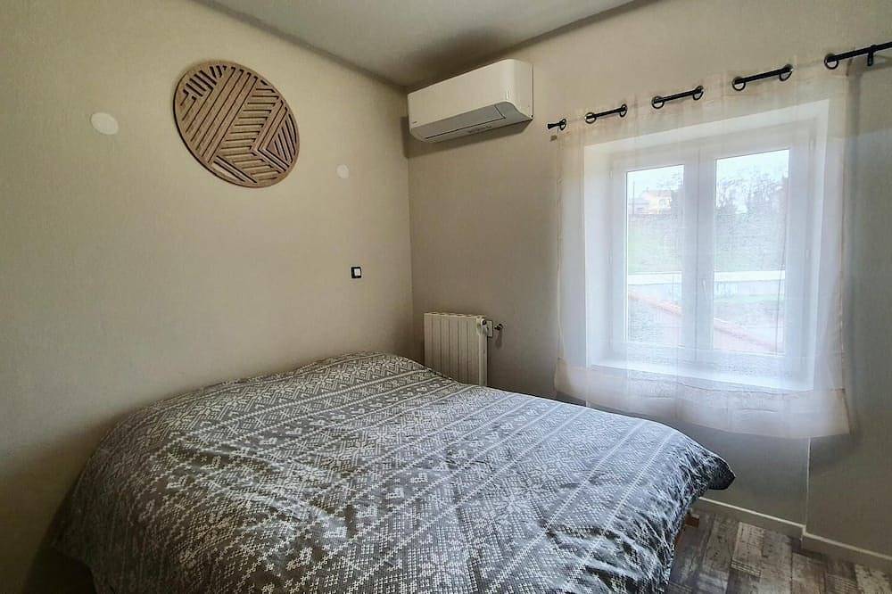 La Tit'Laurette : piscine et four à pizza in La Voulte-sur-Rhône, Privas (arrondissement)