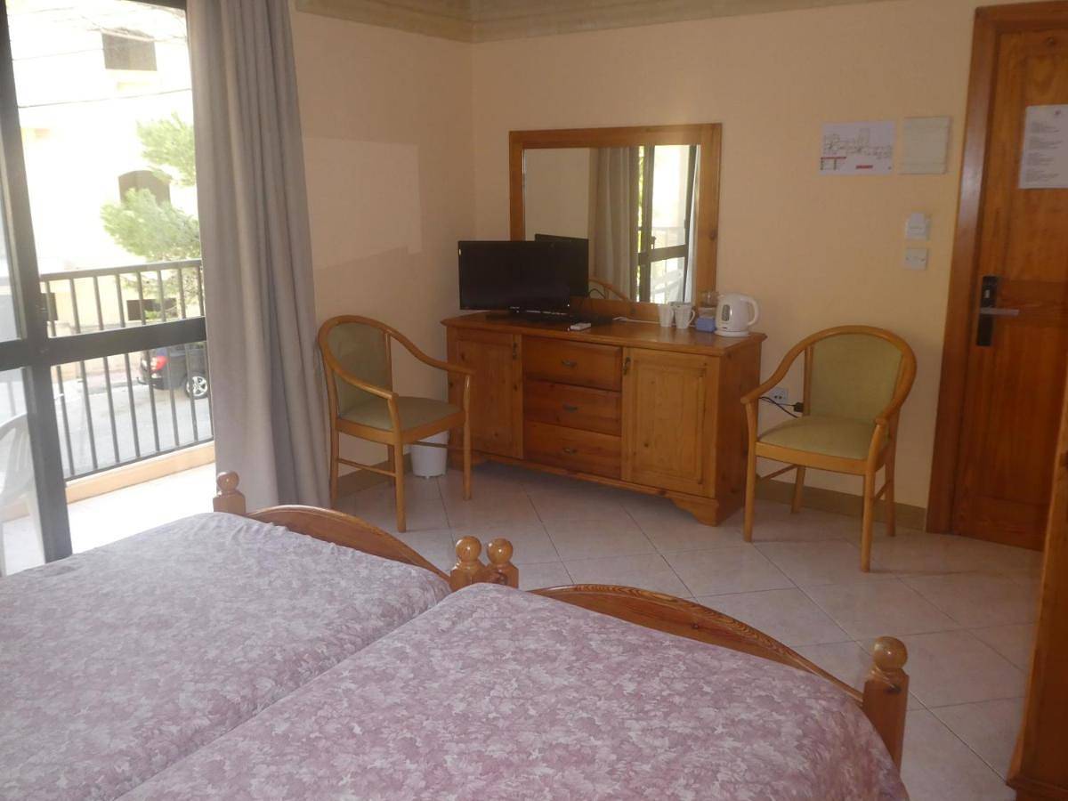 San Antonio Guesthouse in Xlendi, Munxar