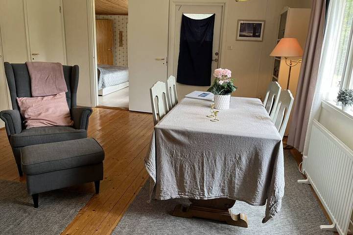 Schönes Ferienhaus nur wenige Gehminuten von Färjestaden entfernt | in Färjestaden, Öland