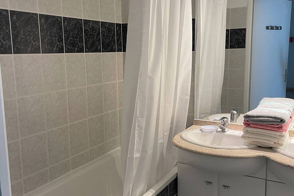 Ganze Wohnung, Chez Pia, apartment with swimming pool in Poitiers, Vienne