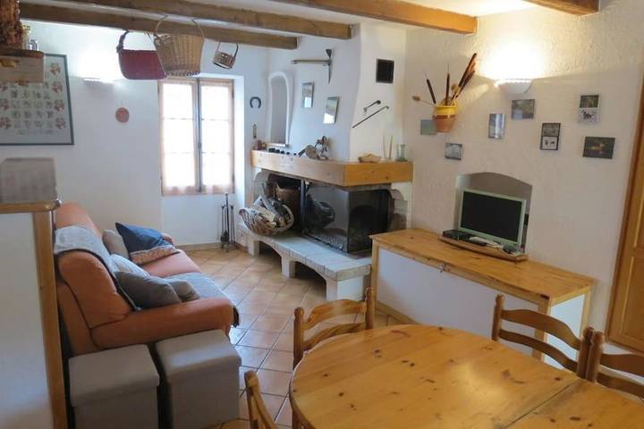 Location de vacances pour 6 personnes, avec terrasse et vue à Briançonnet - 4