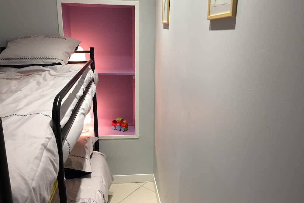 Furnished 4 persons \"Blue cedar\" *** in Fouras, Rochefort region