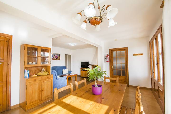 Appartement entier, Appartement de vacances pour 6 personnes avec balcon in Cala Galdana, Côte de Minorque