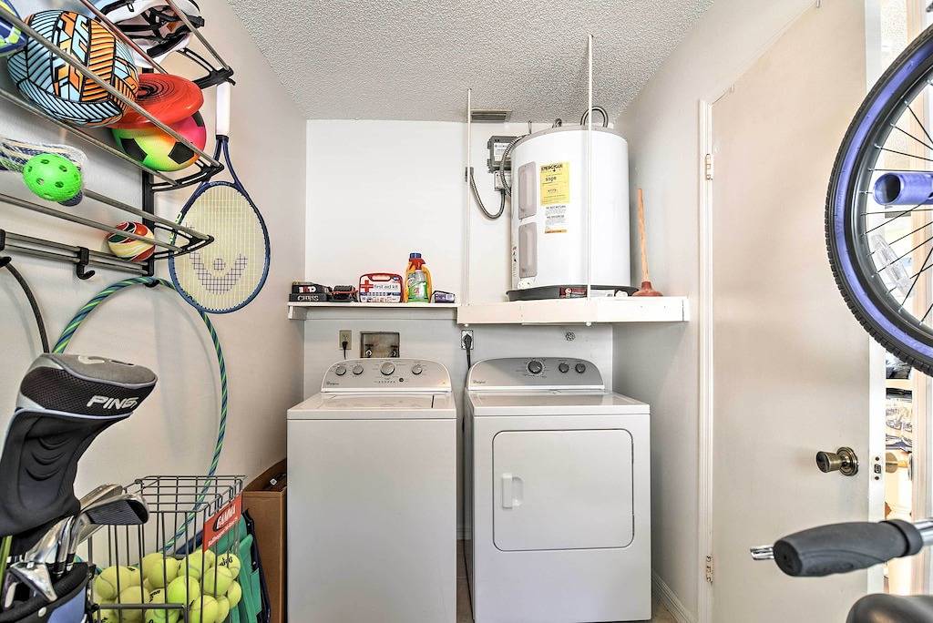 Largo Townhome - 10 Minuten nach Indian Rocks Beach! in Largo, Pinellas County