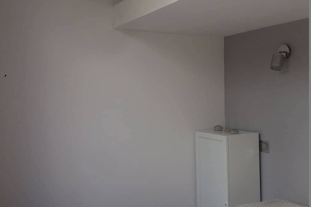 Entire apartment, Charming two-room refurbished 50m from the sea in Saint-Sauveur-de-la-Mer, Lisieux region