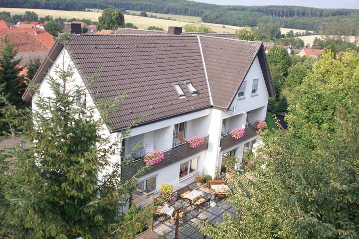 Ferienhaus, mit Balkon und Terrasse sowie Garten