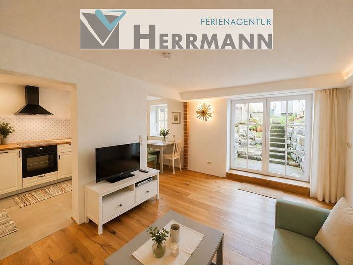 Villa für 4 Personen, mit Terrasse und Seeblick sowie Ausblick in Bayern