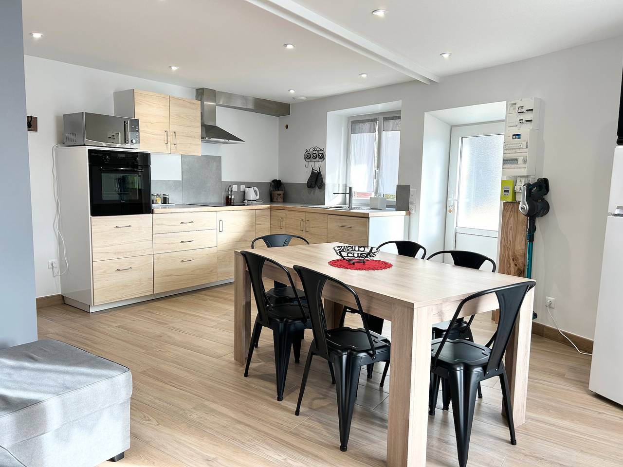 Holiday Home 'La Source Du Bonheur' with Mountain View, Wi-Fi and Air Conditioning in Saint-Pierre-d'Albigny, Chambéry region