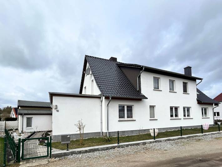 Ferienwohnung für 4 Personen, mit Terrasse und Garten sowie Pool in Neuburg