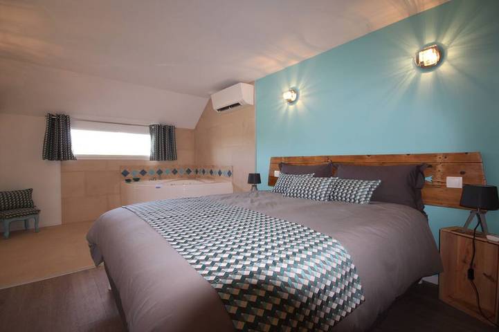 Gîte pour 6 personnes, avec jacuzzi ainsi que jardin et terrasse à Saint-Loup-Géanges - 2