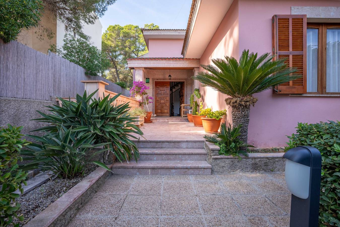 Villa Damar with Pool, Garden, Terrace, Balcony, A/C & Wi-Fi in Can Picafort, Santa Margalida