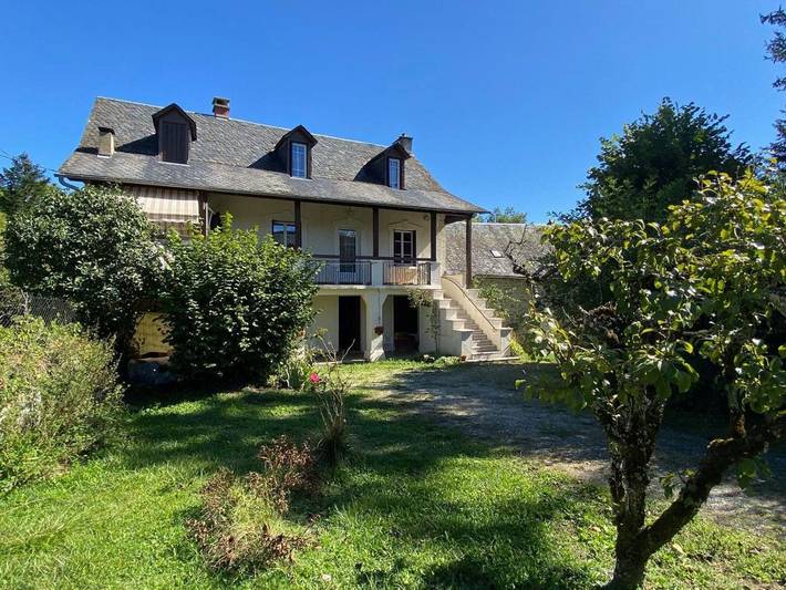 Gîte pour 6 personnes, avec terrasse, animaux acceptés à Laissac