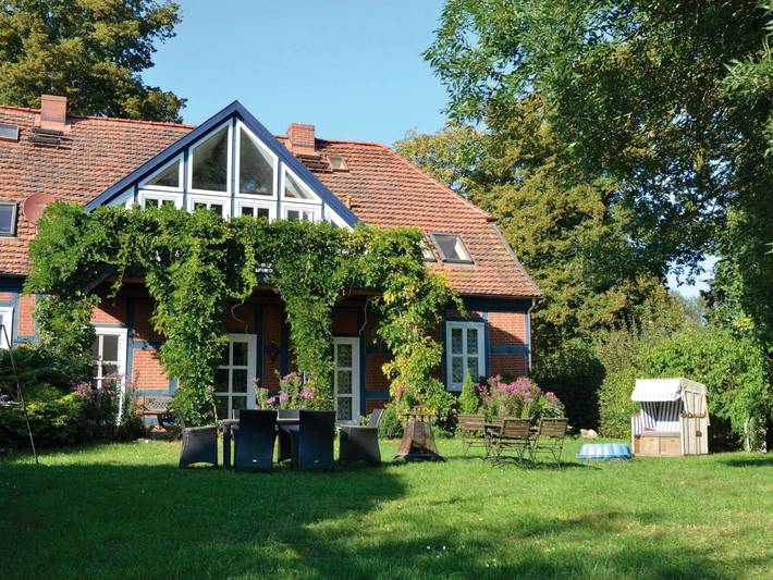 Ferienwohnung für 10 Personen, mit Terrasse und Garten sowie Whirlpool und Sauna, kinderfreundlich - 1