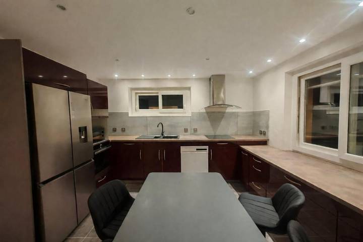 Gîte pour 8 personnes, avec Terrasse à La Bréole - 2