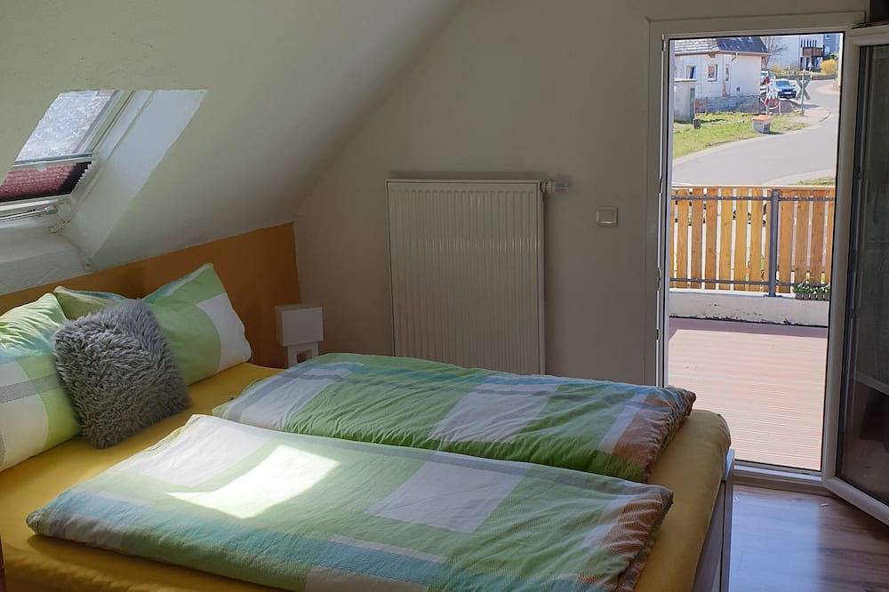 Ferienhaus am See   4 km bis zum Center Park in Nohfelden, Saar-Nahe-Bergland