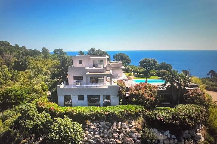 Magnificent 330 M2 Villa - Heated Pool - Sea And Mountain Views in Francia
