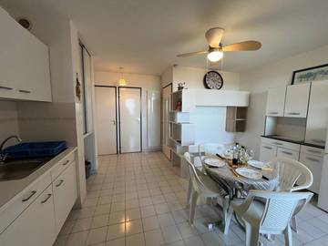 Appartement De Vacances pour 4 Personnes dans Saint Pierre la Mer, Fleury, Photo 4