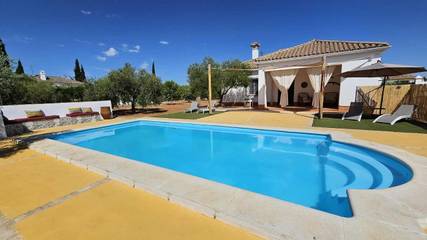 Gîte pour 6 personnes, avec piscine et jardin, animaux acceptés à La Puebla de Cazalla