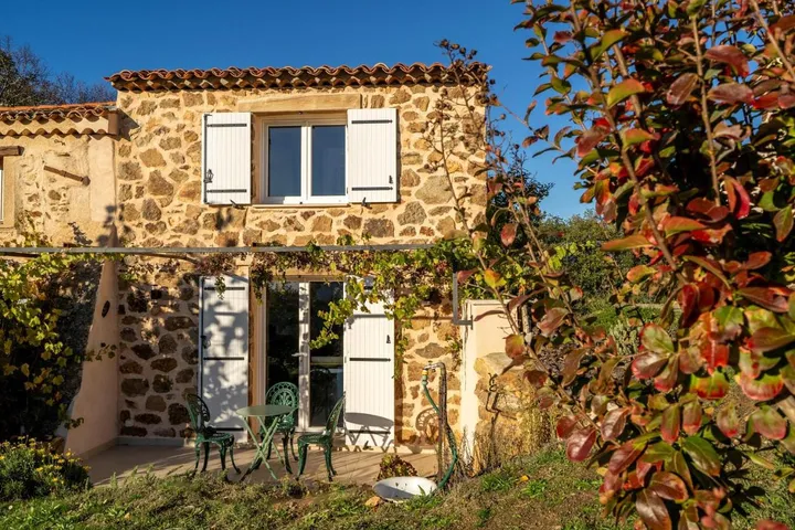 Casa de vacaciones para 2 personas, con piscina además de vistas y jardín - 1
