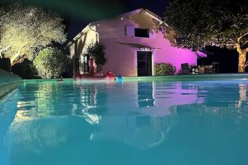 Gîte pour 5 personnes, avec sauna et jardin ainsi que jacuzzi et terrasse en Gironde