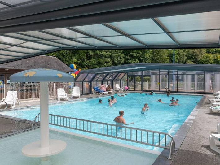 Camping pour 2 personnes, avec Terrasse ainsi que Jardin et Piscine