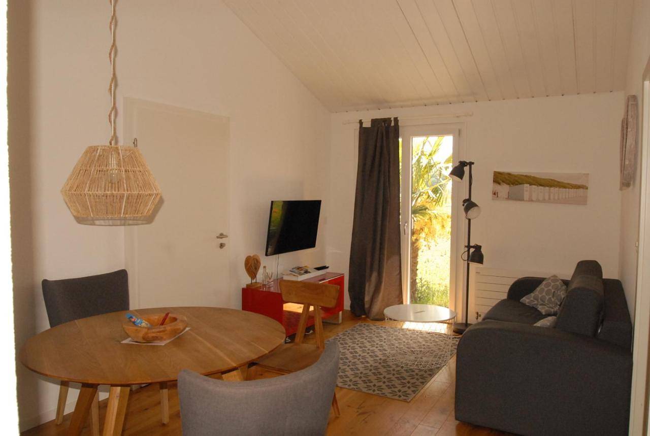 Chalets Vacances in Avenches, Lac de Morat & Estavayer-le-Lac Région