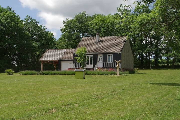 Location de vacances pour 4 personnes, avec terrasse à Landogne