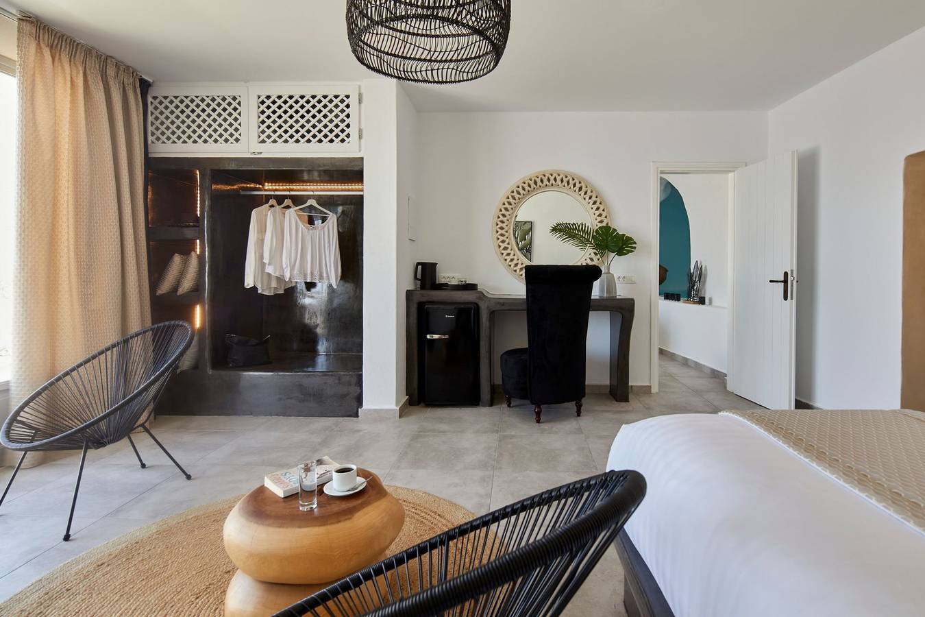 Impressive Santorini Villa | 2 Bedrooms | Villa Inuyasha | Breathtaking Aegean Sea Views | Indoor Private Cave Pool and Indoor Jet Tub | Mechalohori in Megalochori, Santorin