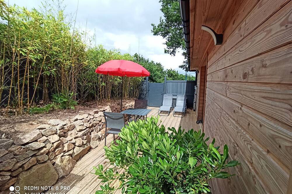 Apartamento entero, Studio 2 Pers. 25 m2 with terrace not overlooked, near beaches, port and village. in Larmor-Plage, Côte des Mégalithes