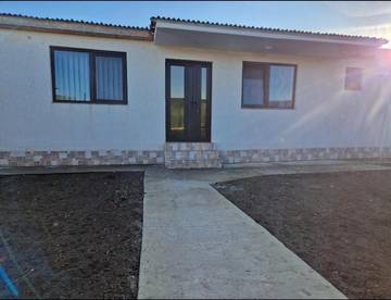 Gîte pour 2 personnes, avec terrasse et jardin dans Mangalia