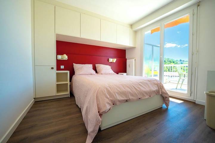 Apartamento entero, Top-floor apartment with a terrace in Annemasse, Región de Saint-Julien-en-Genevois