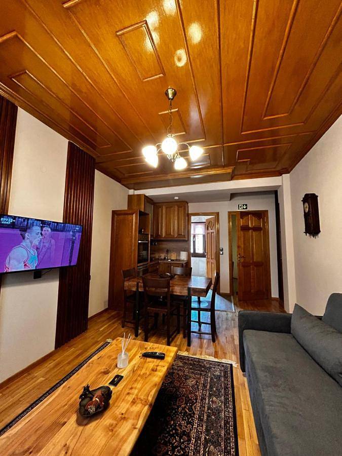 Cały apartament, Two-Bedroom Deluxe Apartment in Metsovo Town, Janina regionalna Preweza