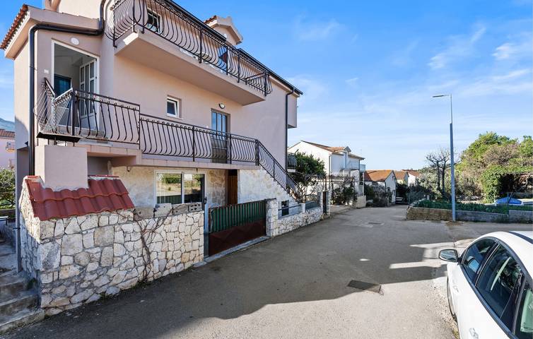 Ferienwohnung für 2 Personen, mit Terrasse in Grad Šibenik - 2