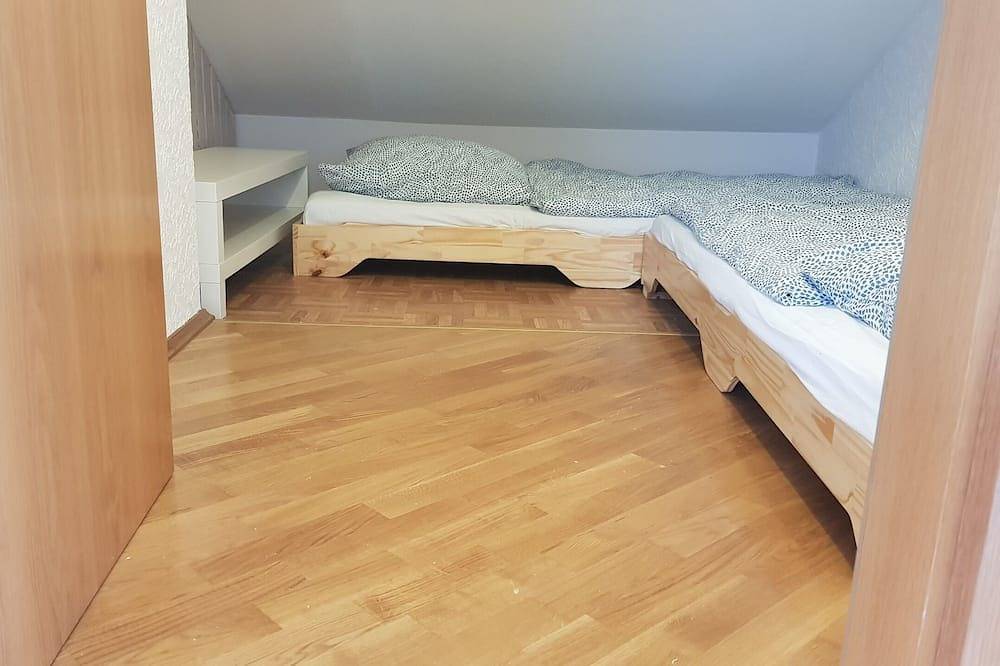 Ganze Wohnung, Gemütliche Ferienwohnung (75qm) mit Garten in Nidda, Wetterau