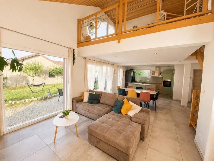 Location de vacances pour 9 personnes, avec Terrasse et Jardin à Gilley