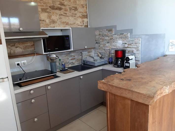 Location de vacances pour 6 personnes, avec vue ainsi que jardin et piscine à Chantonnay - 2