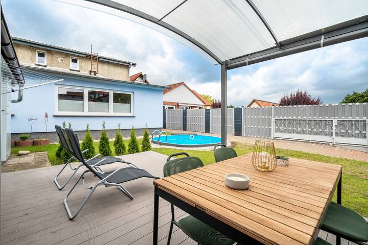 Ferienwohnung für 2 Personen, mit Seeblick und Garten in Carwitz