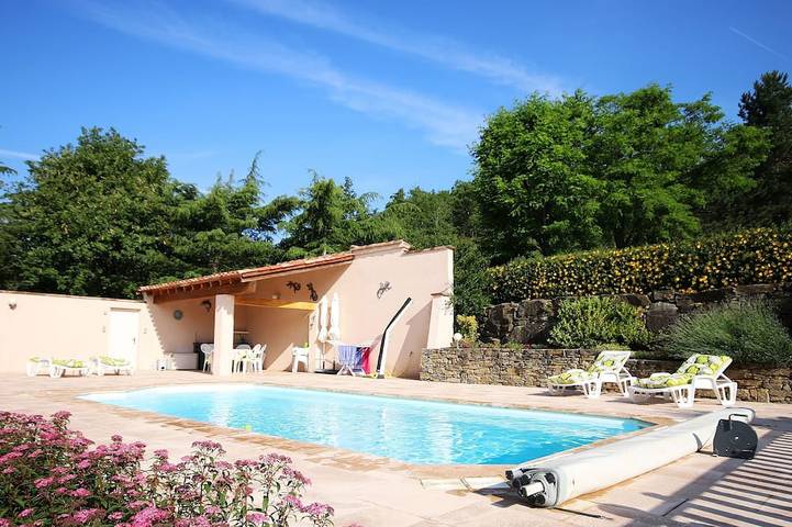 Location de vacances pour 9 personnes, avec jardin et terrasse, animaux acceptés à Sonnac-sur-l'Hers