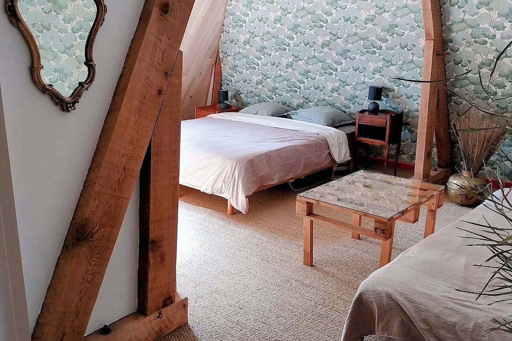 Grand Gite avec tennis et piscine in Lalinde, Périgord Pourpre