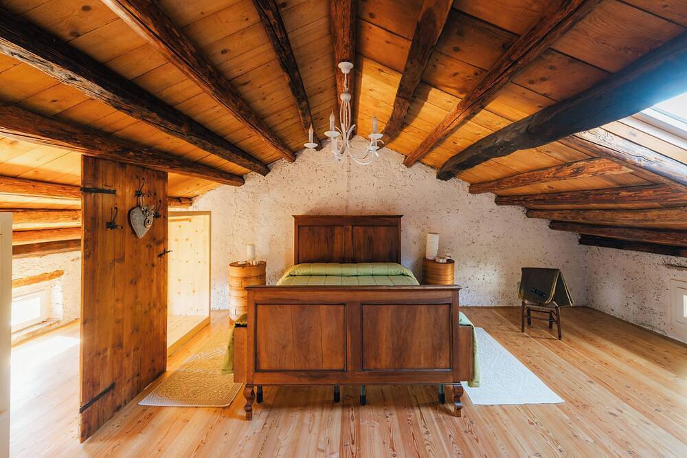 Ganze Wohnung, Five minutes from Caglieron Caves Park, apartment for families and couples. in Fregona, Südliche Karnische Alpen