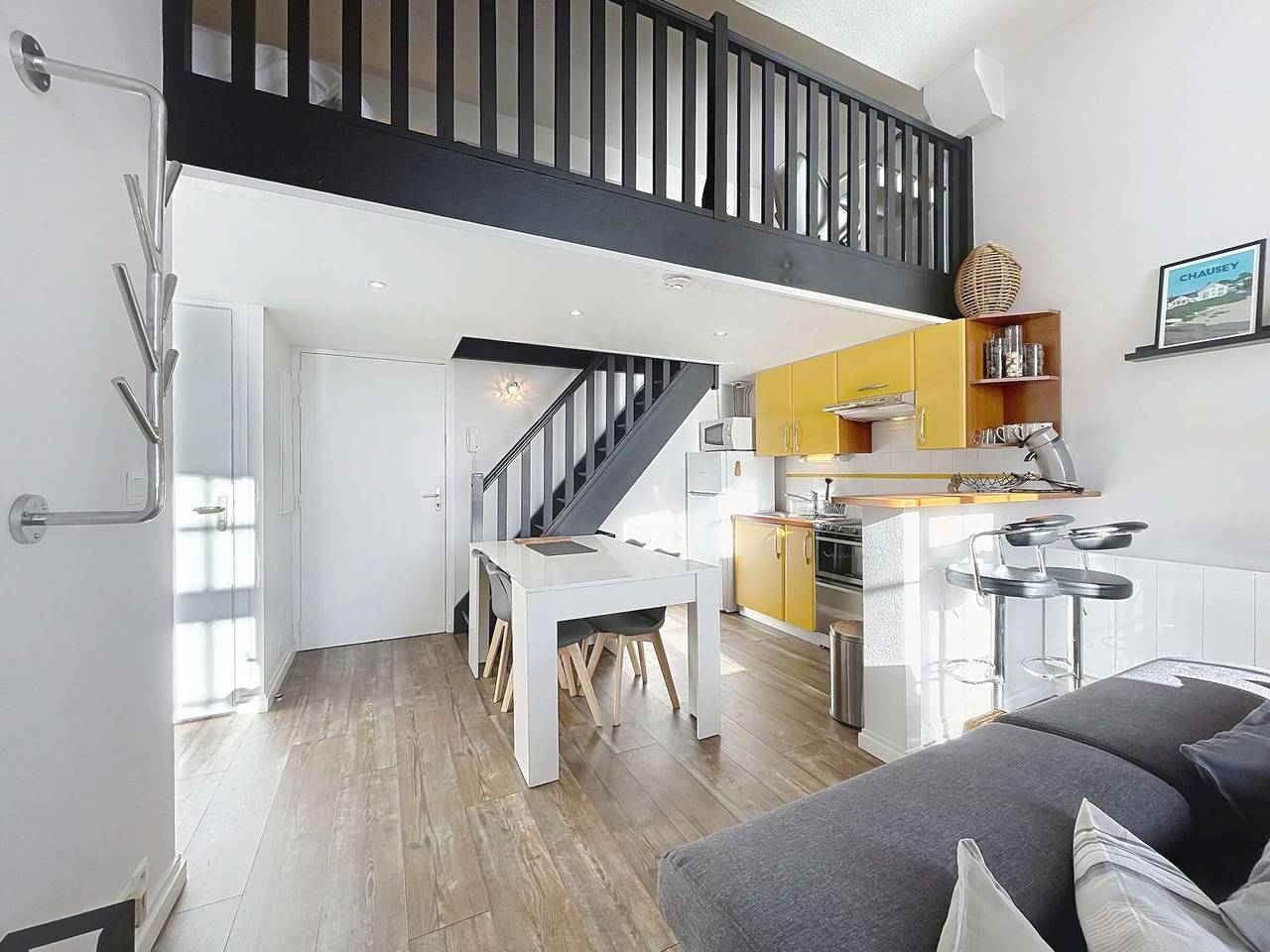 Ganze Wohnung, Gemütliche Wohnung mit Wlan und Parkplatz nahe Strand in Granville, Côte de la Déroute