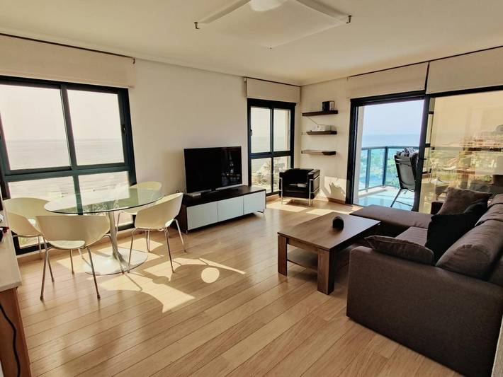 Apartamento entero, Apartamento 'Vista Al Mar, Traumhafter Meerblick' con vistas al mar, Wi-Fi y aire acondicionado. in Mar Azul Torrevieja, Torrevieja