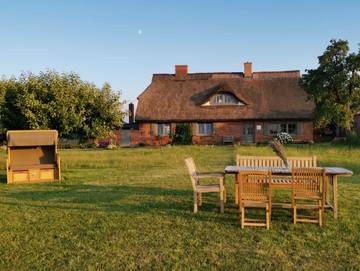 Ferienwohnung für 6 Personen, mit Garten und Ausblick sowie Seeblick in Lancken-Granitz