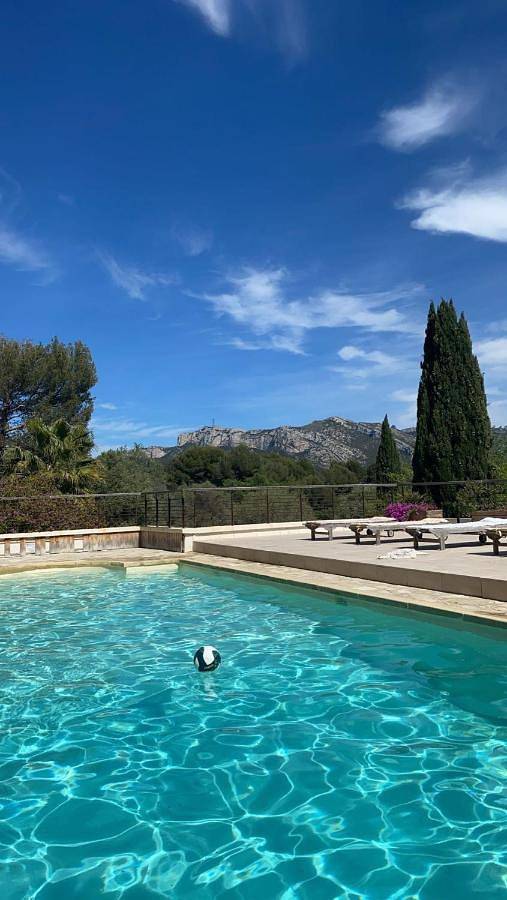 Gîte pour 2 personnes, avec vue ainsi que piscine et jardin à Roquevaire - 2