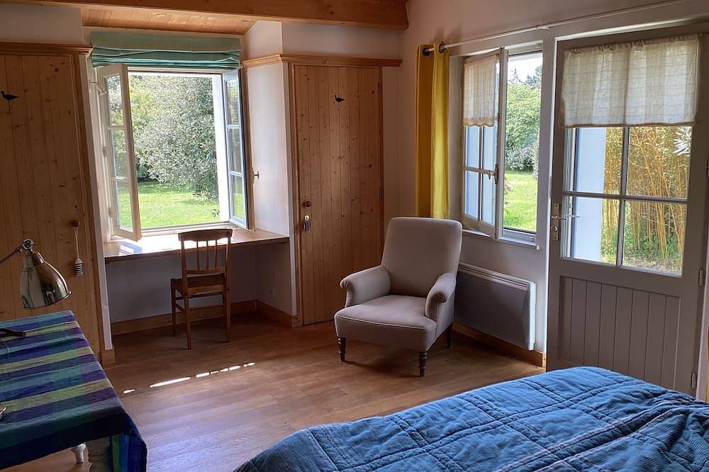 Beautiful, quiet house with large garden near sailing club in L'Île-d'Yeu, Vandea
