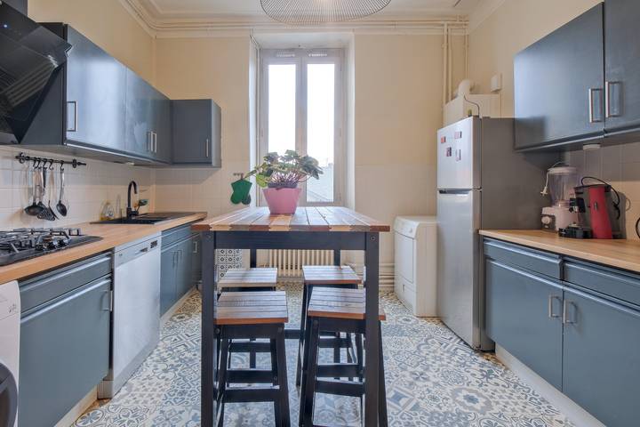 Apartamento entero, Miraflores – Apartamento amplio y elegante en el centro de Périgueux con Wi-Fi in Périgueux, Périgord Blanc