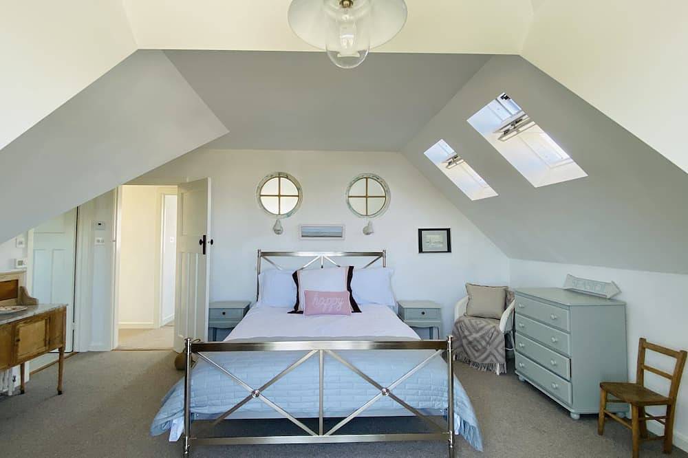Stunning Coastal home only 2min walk to Beach at Wittering, 10min walk to shops in West Wittering, West Sussex