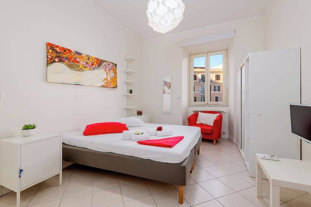 Ganze Wohnung, Bright and welcoming three bedrooms apartment a stone's throw from the Colosseum in Rom, Rom Provinz