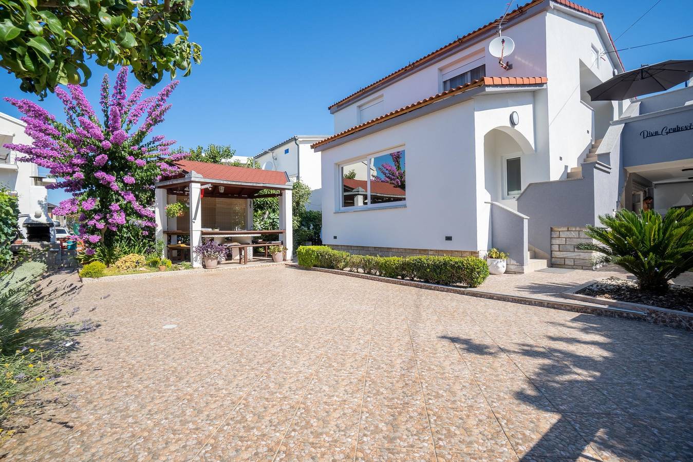 Entire apartment, Apartment 'Suite 2' with Sea View in Vir